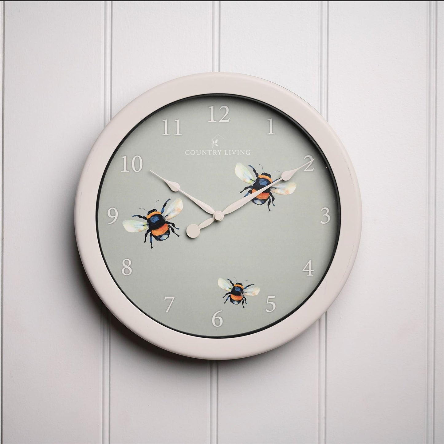 Country Living Outdoor Clock - Bee 26.5 cm