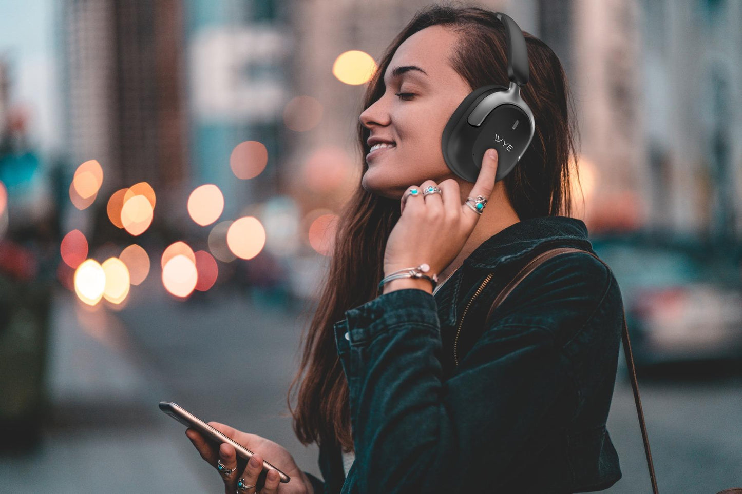 Premium Over-the-Ear Wireless Headset HS17