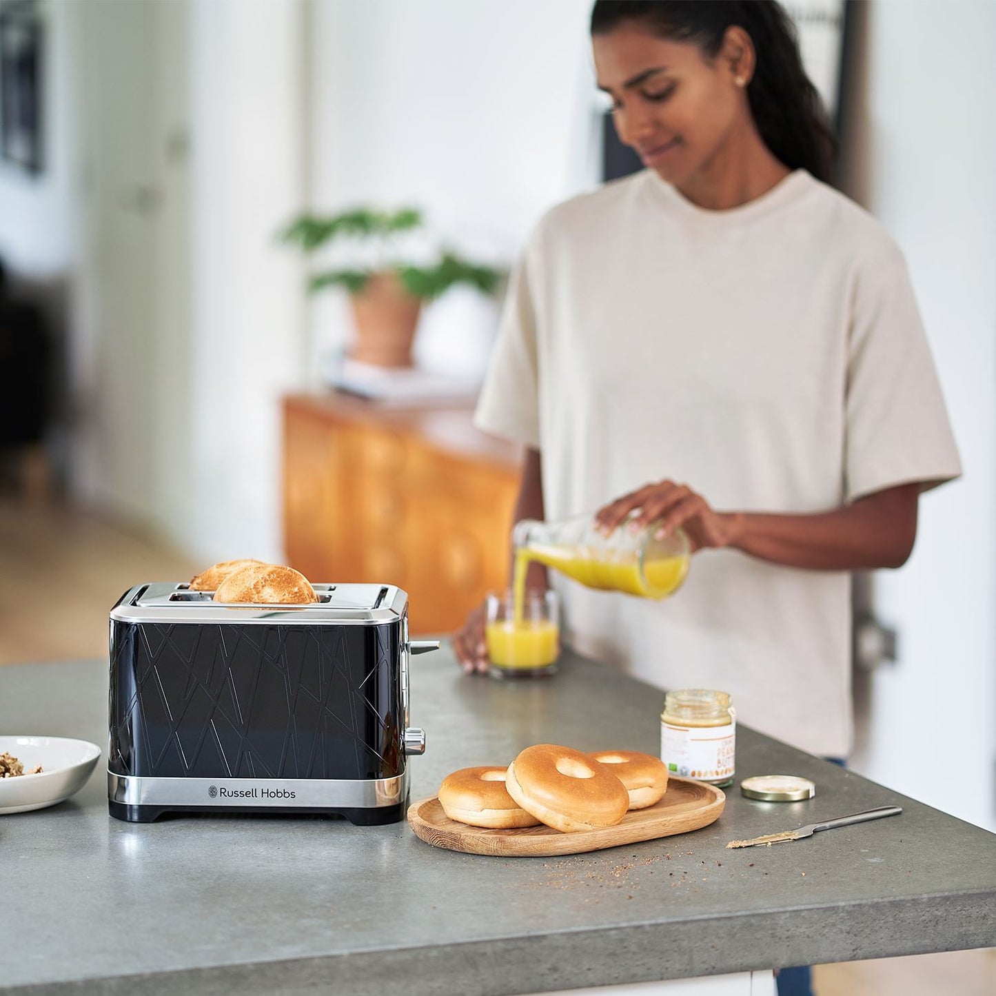 Russell Hobbs Structure Black 2-Slice Toaster