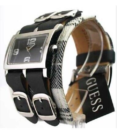 Guess Ladies Analogue Black Dial Leather Strap Wrist Watch W80017L1 Unboxed  - CLEARANCE NEEDS RE-BATTERY