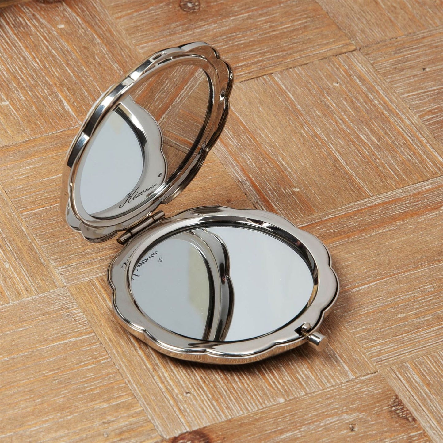 Sophia Swans Compact