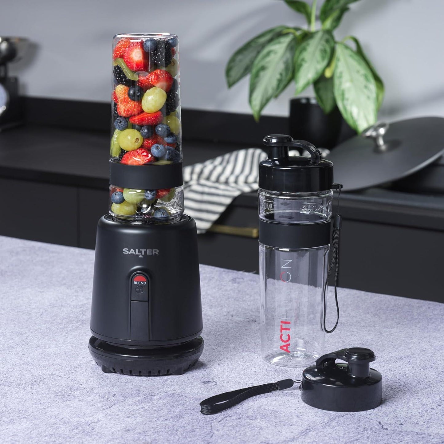 Salter Kuro Actifusion Blender With Two Bottles