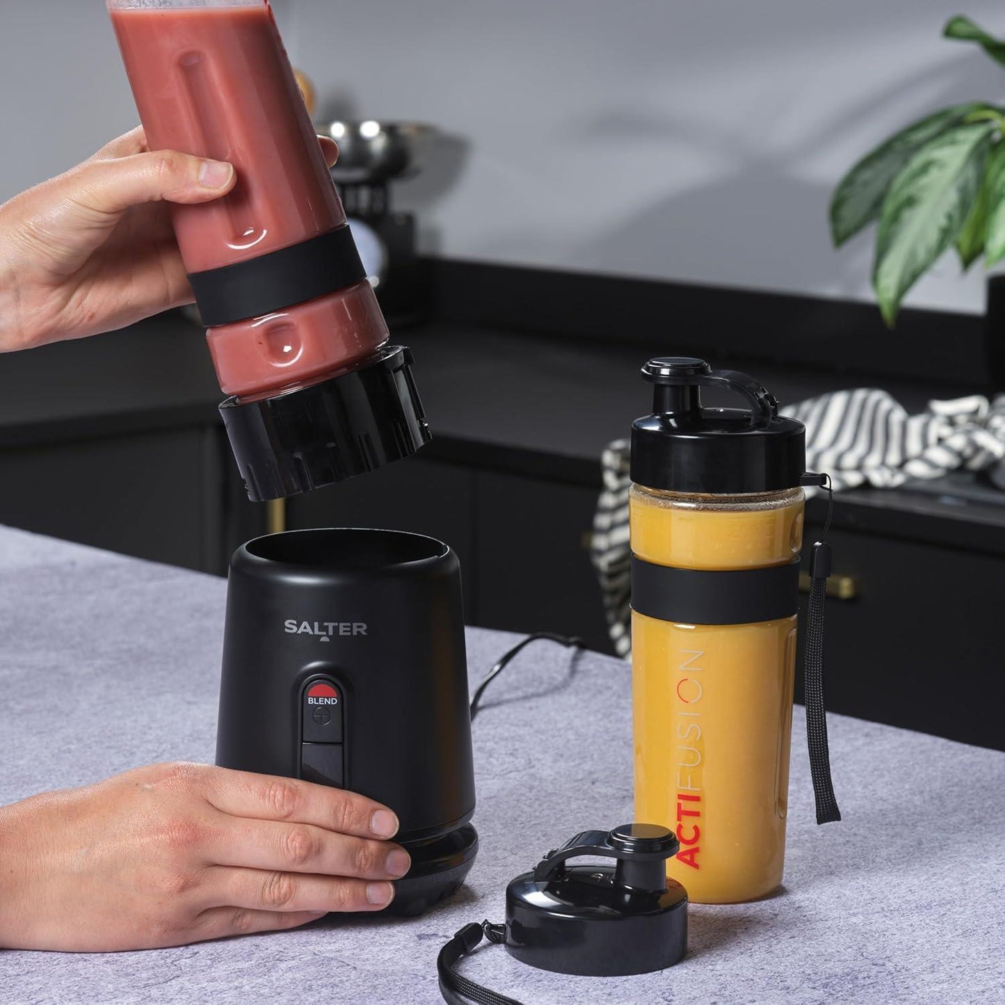 Salter Kuro Actifusion Blender With Two Bottles