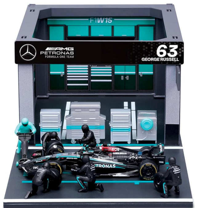 1:43 F1 MERCEDES AMG W15 2024 PIT PASS DIORAMA RUSSELL