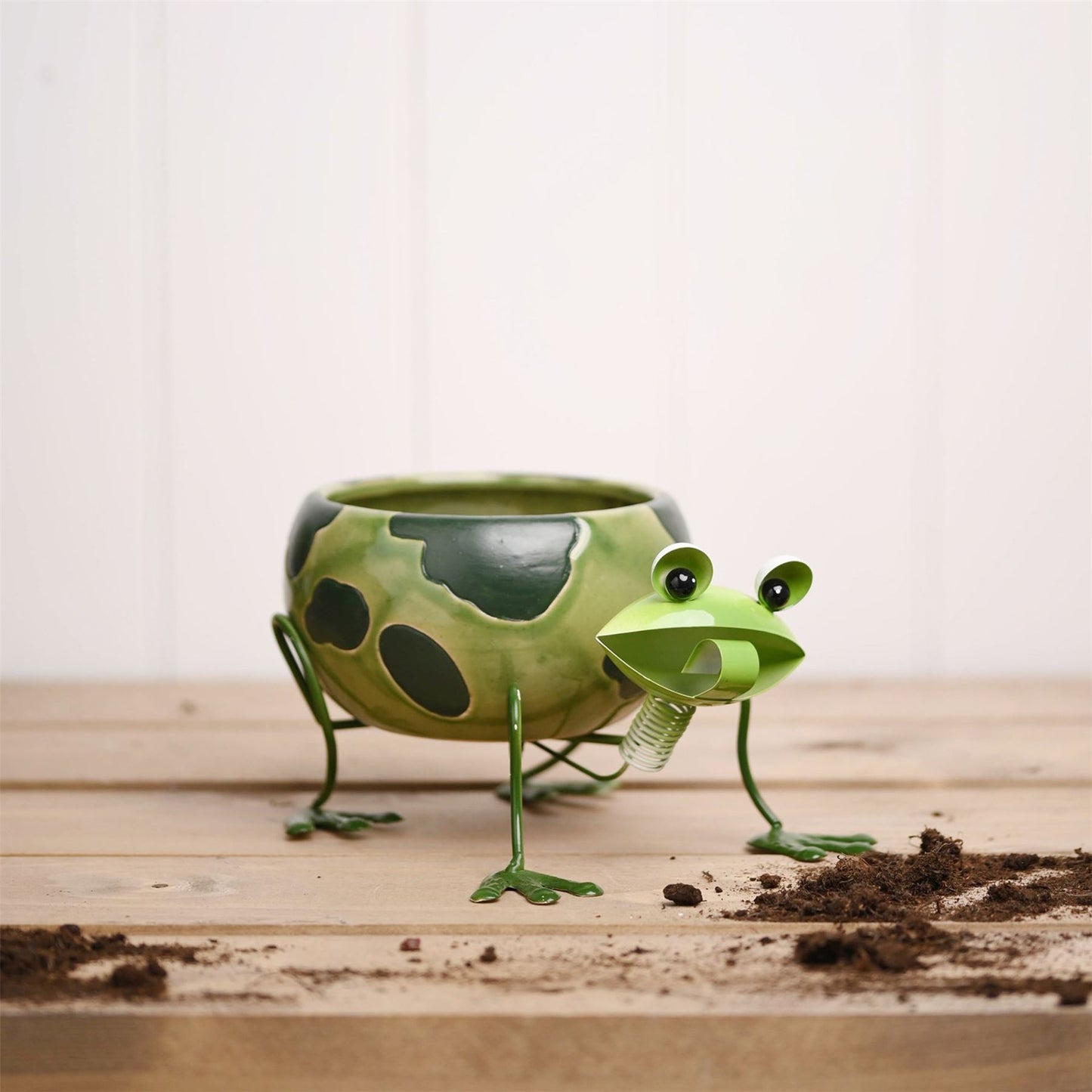 Country Living Ceramic Frog Planter *(8/12)*