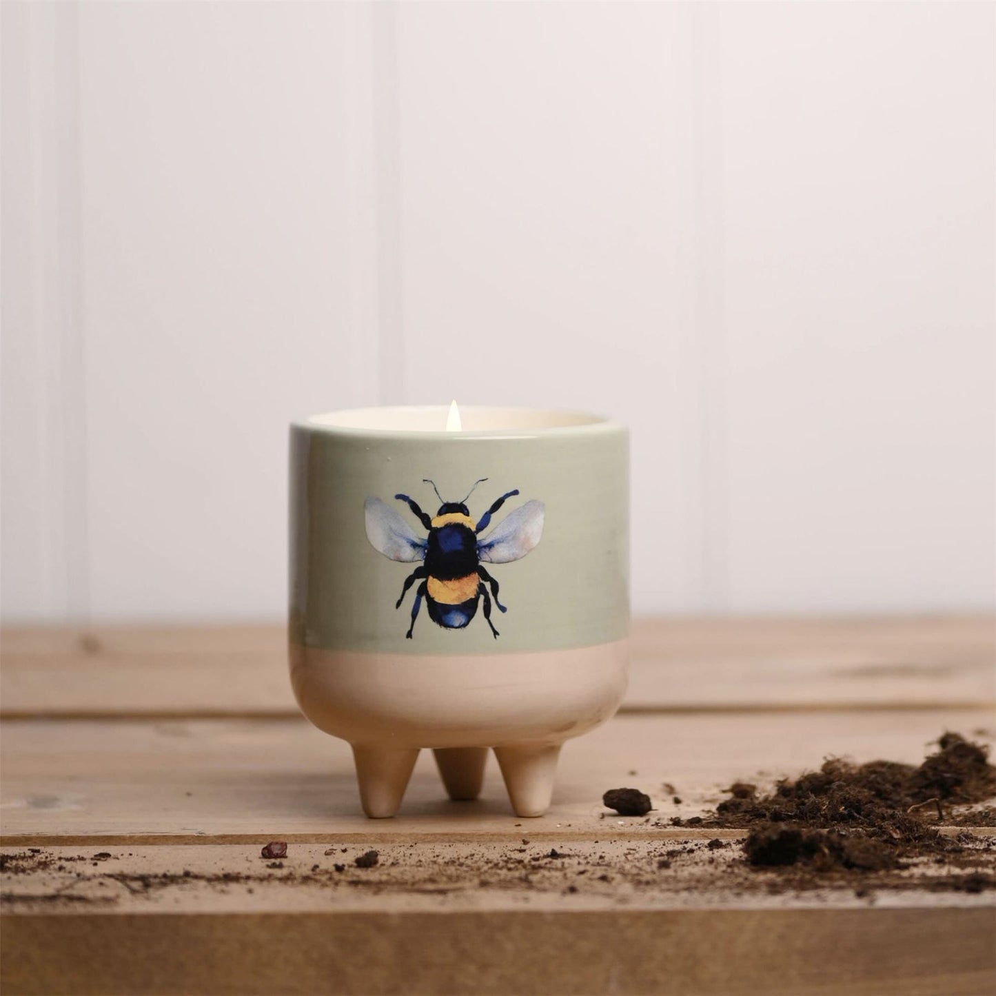 Country Living 200g Citronella Candle in Footed Ceramic Vessel - Bee