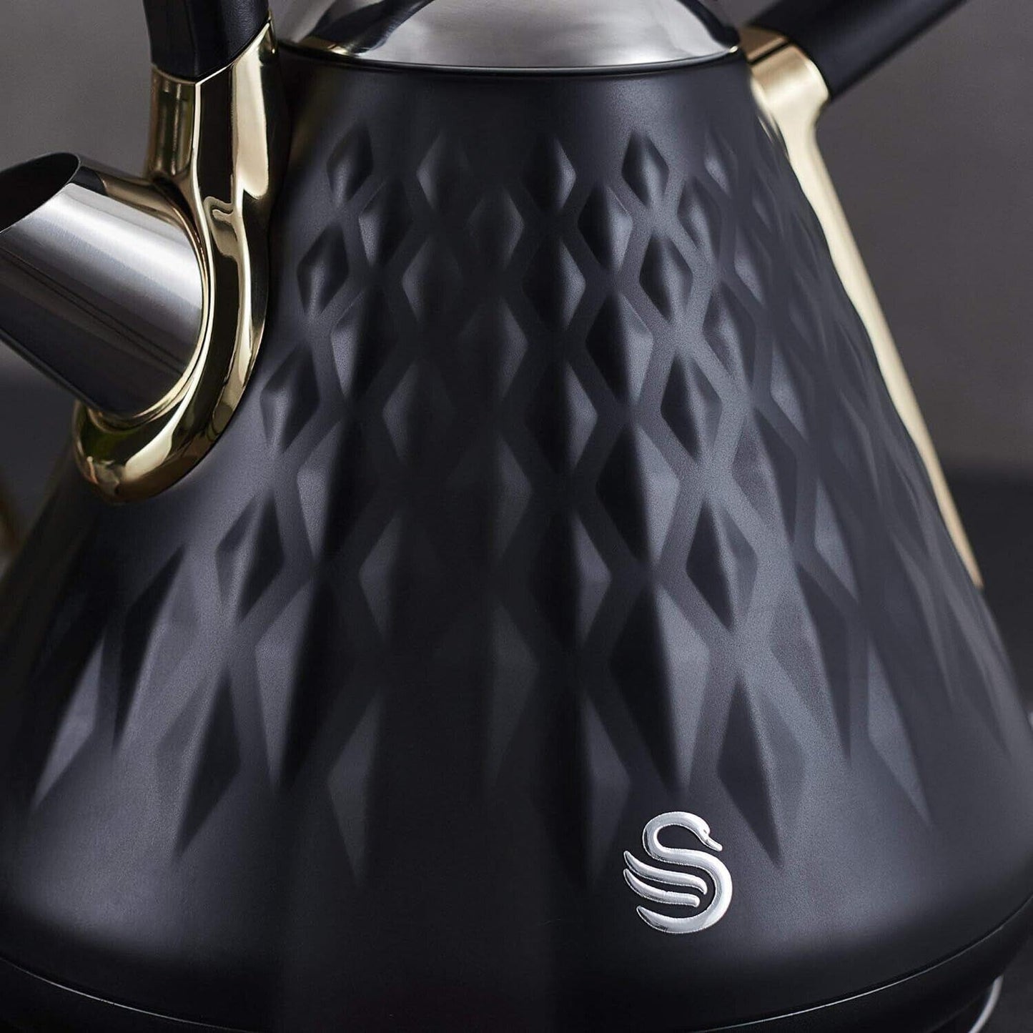 Swan Gatsby Black and Gold 1.7 Litre Pyramid Kettle, 3 KW Rapid Boil