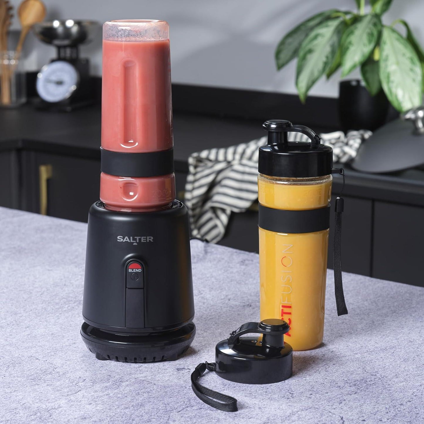 Salter Kuro Actifusion Blender With Two Bottles