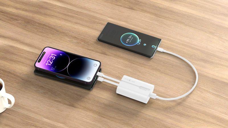 WYEFLUX Pocket Power Bank with Built-in USB-C and 8-Pin Cables 9000mAh