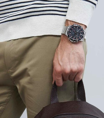 Lorus Mens Chronograph Day Date Black Dial Silver Stainless Steel Bracelet Watch RW635AX5