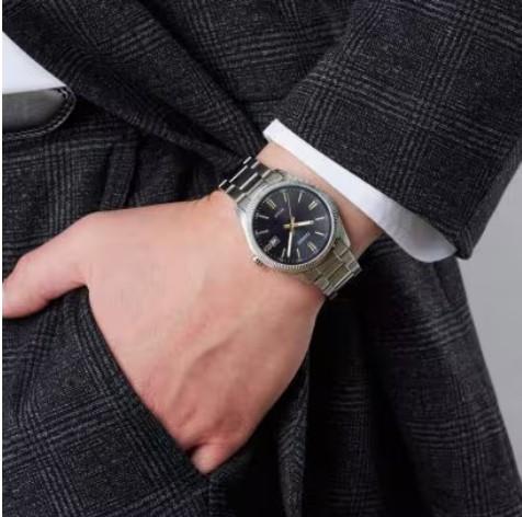 Casio Mens Basic Fashion Dated Black Dial Stainless Steel Bracelet Watch