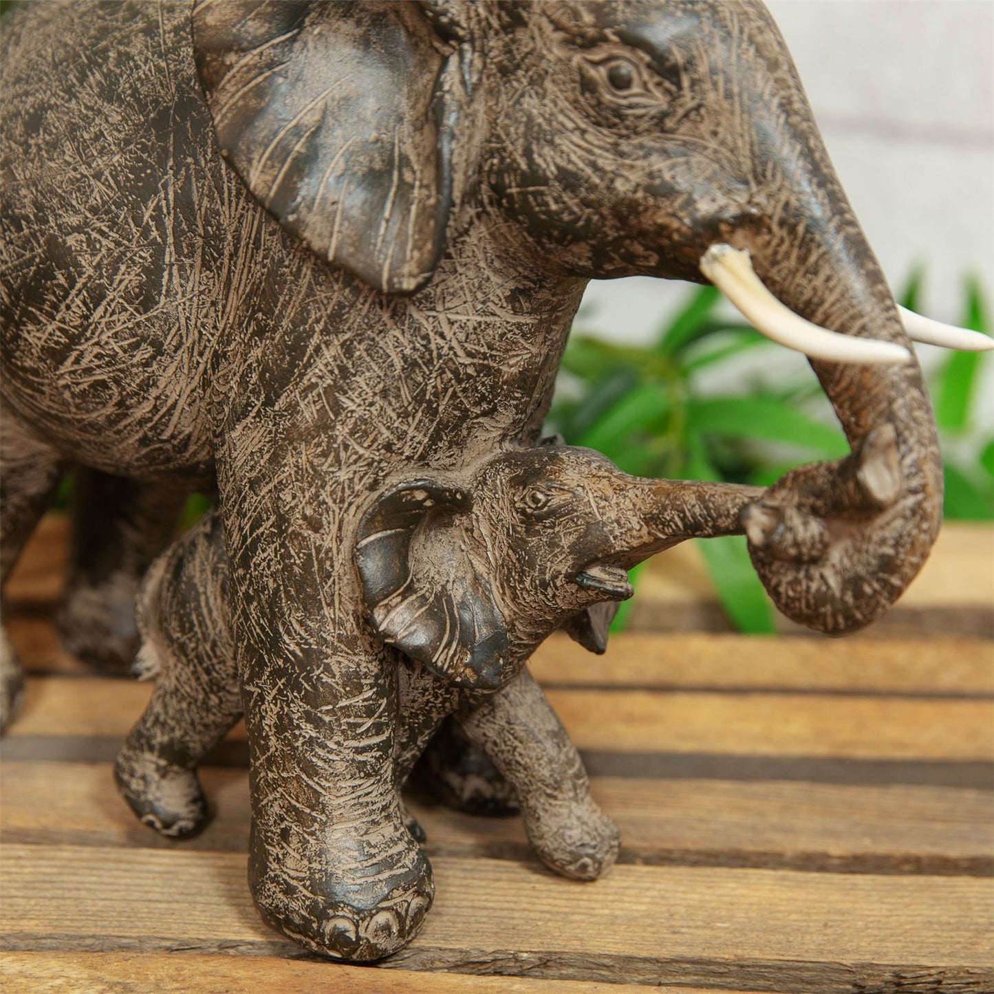 Naturecraft Collection - Elephant & Baby Figurine