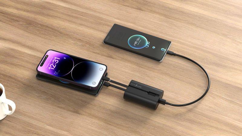 WYEFLUX Pocket Power Bank with Built-in USB-C and 8-Pin Cables 9000mAh