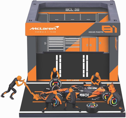 1:43 F1 MCLAREN MCL38 2024 PIT PASS DIORAMA NORRIS