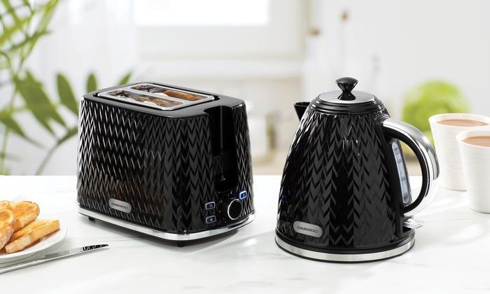 Daewoo Argyle Black Kettle Toaster Set