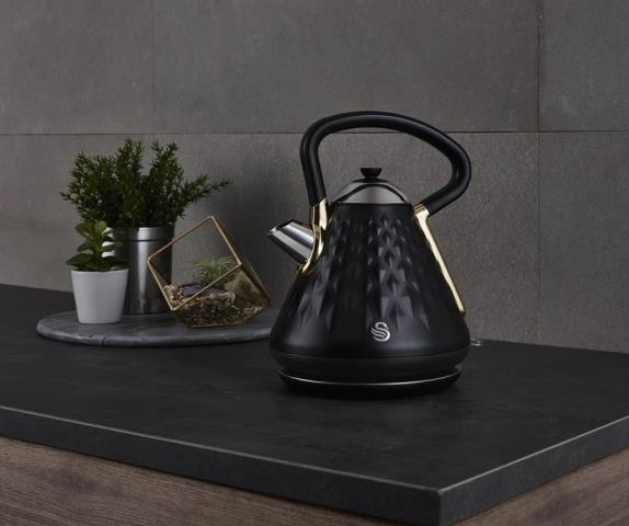 Swan Gatsby Kettle SK14080BLKN - Black And Gold